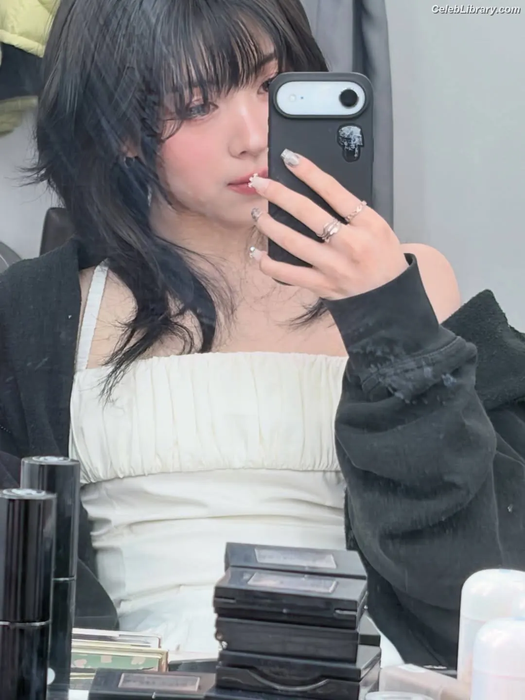 Ryujin (ITZY) photo 2 of 522