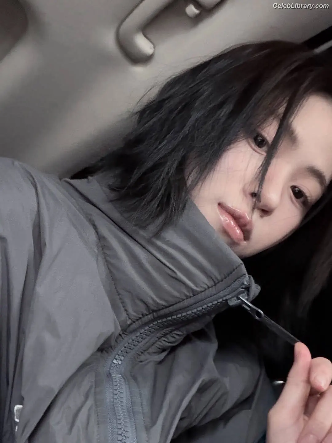 Ryujin (ITZY) photo 3 of 522