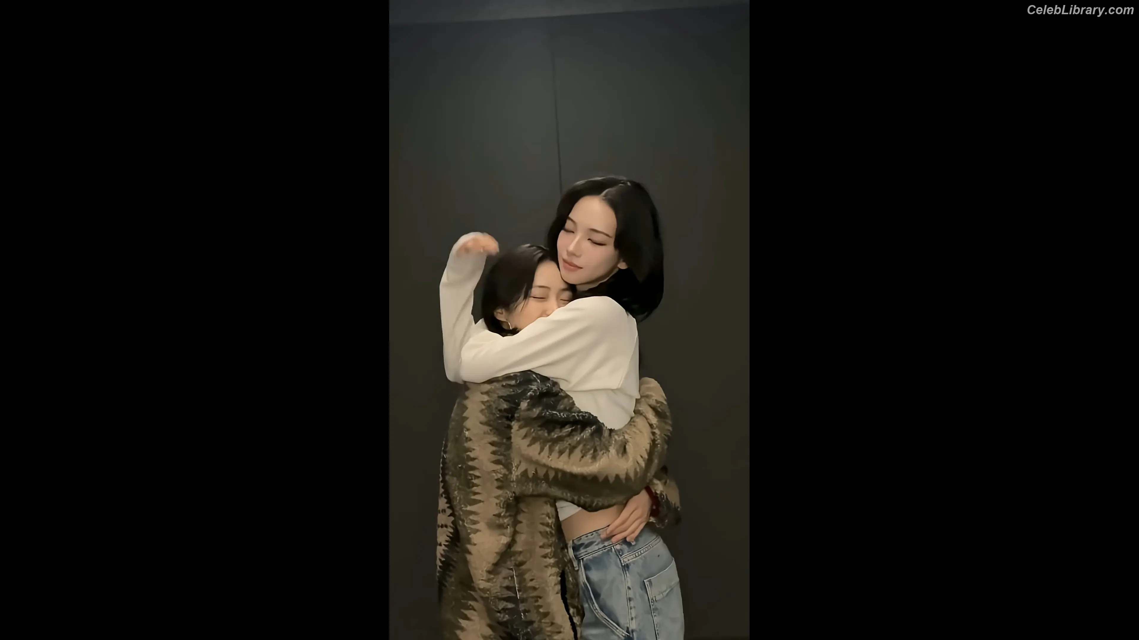 Ryujin (ITZY) photo 14 of 522