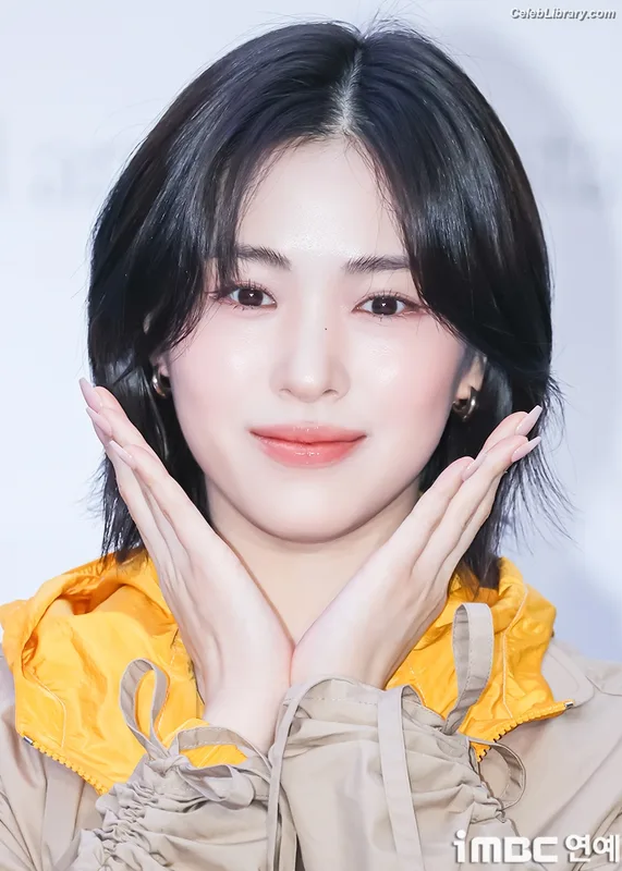 Ryujin (ITZY) photo 6 of 523