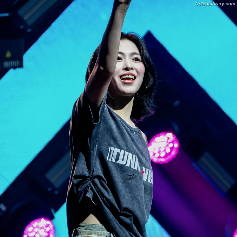 Ryujin (ITZY) photo 20 of 523
