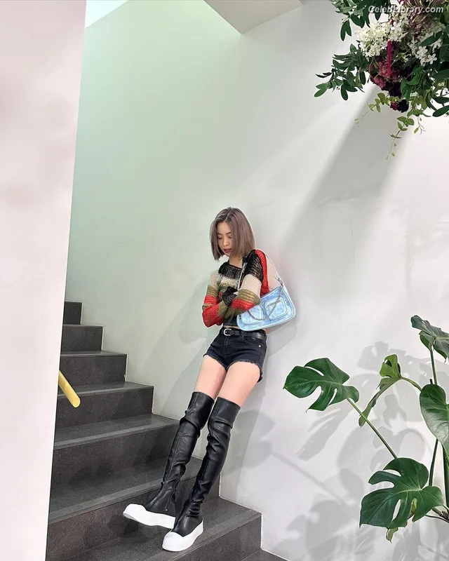 Ryujin (ITZY) photo 2 of 523