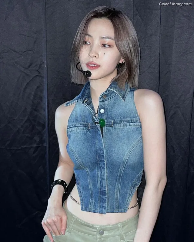 Ryujin (ITZY) photo 3 of 523