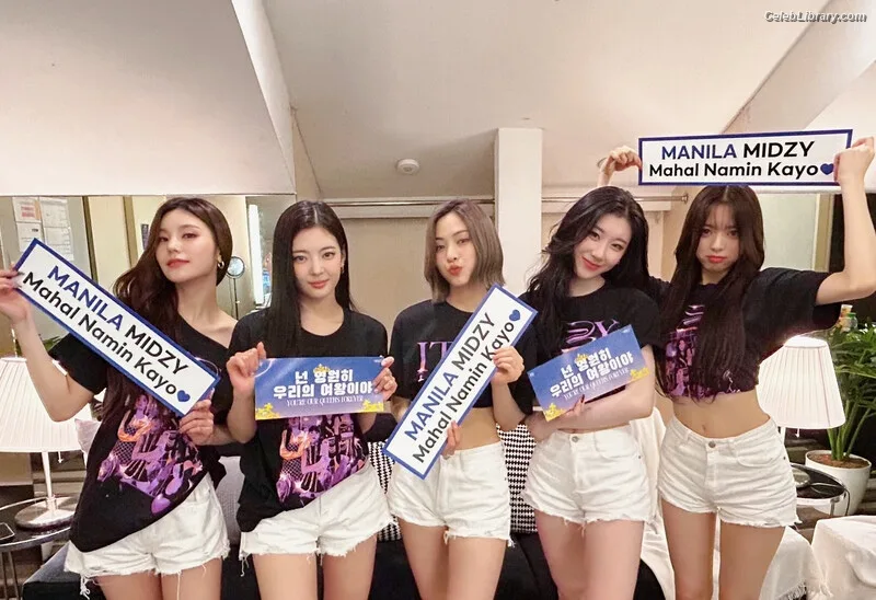 Ryujin (ITZY) photo 13 of 523