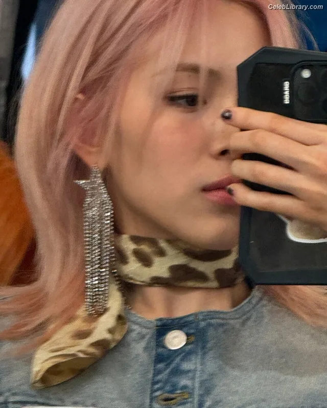 Ryujin (ITZY) photo 14 of 523