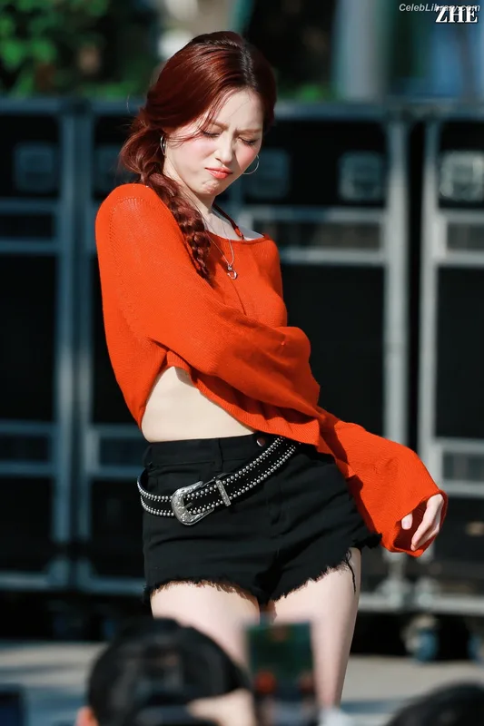 Ryujin (ITZY) photo 5 of 523