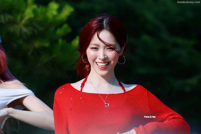Ryujin (ITZY) photo 6 of 523