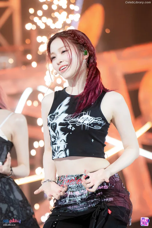 Ryujin (ITZY) photo 18 of 523