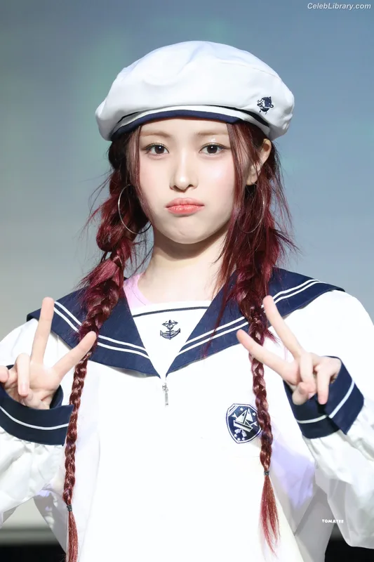 Ryujin (ITZY) photo 20 of 523