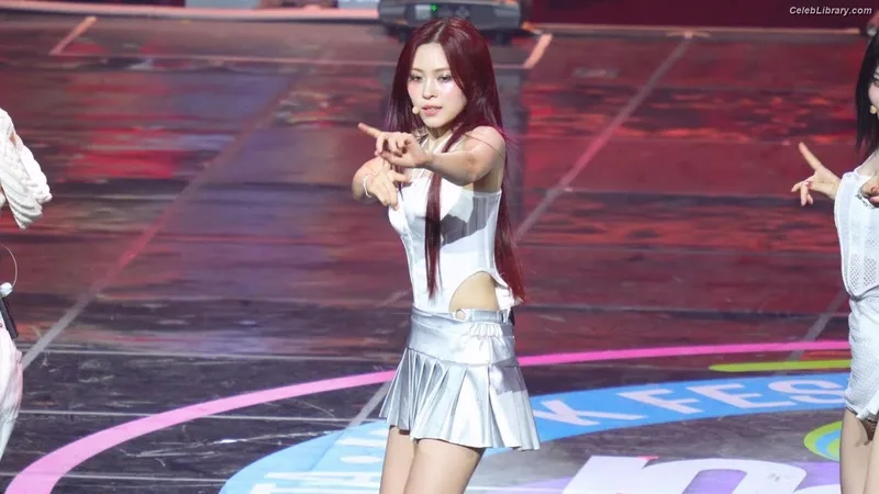 Ryujin (ITZY) photo 9 of 523