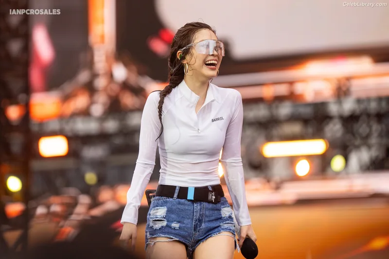 Ryujin (ITZY) photo 23 of 523