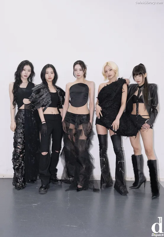 Ryujin (ITZY) photo 10 of 523