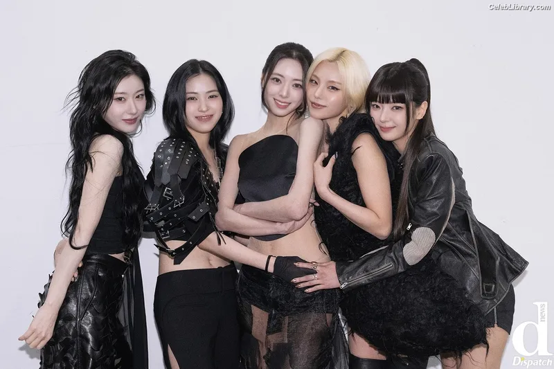 Ryujin (ITZY) photo 12 of 523