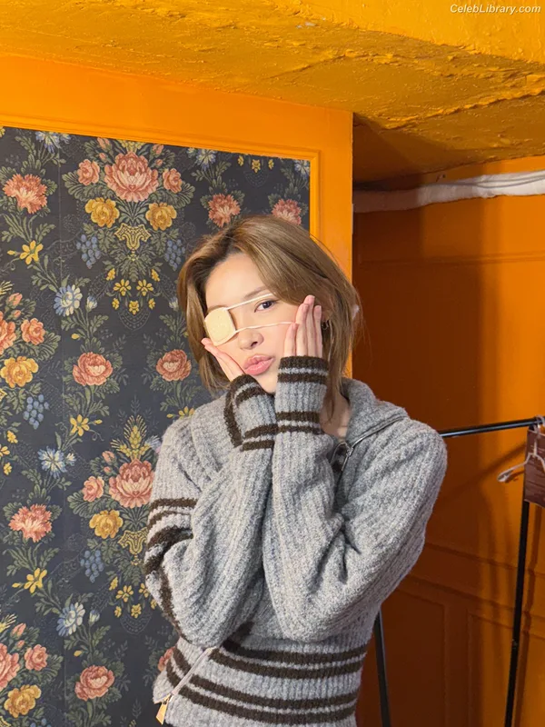 Ryujin (ITZY) photo 14 of 523
