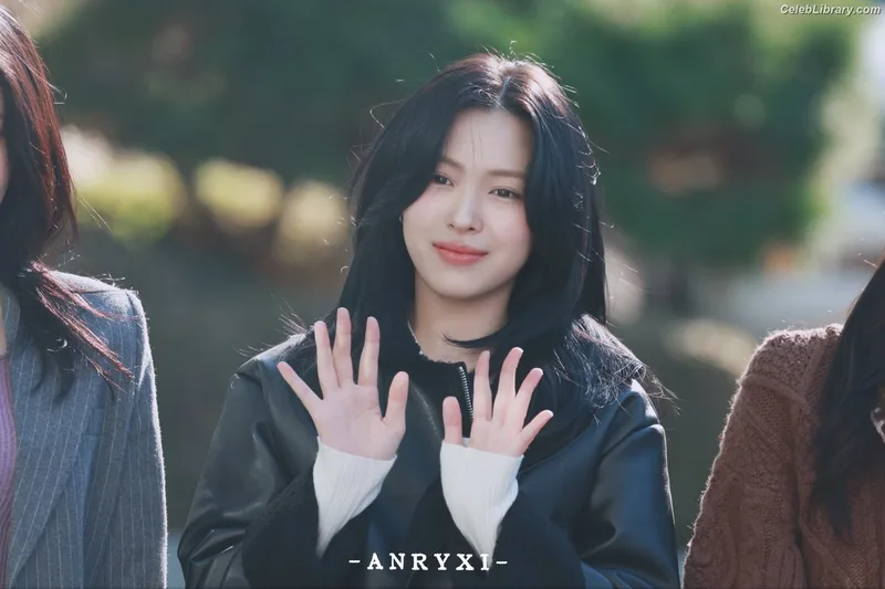 Ryujin (ITZY) photo 21 of 523