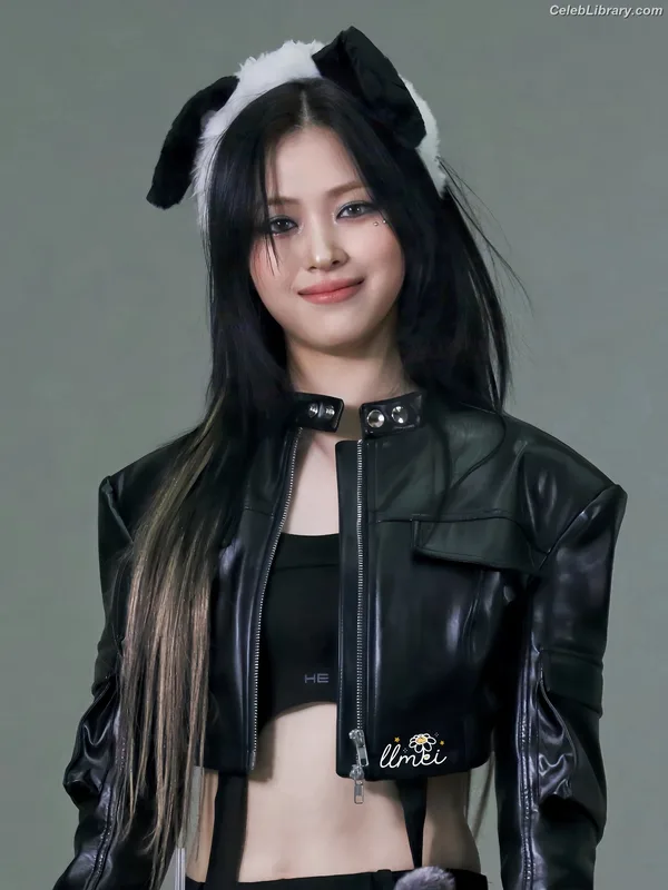 Ryujin (ITZY) photo 11 of 523
