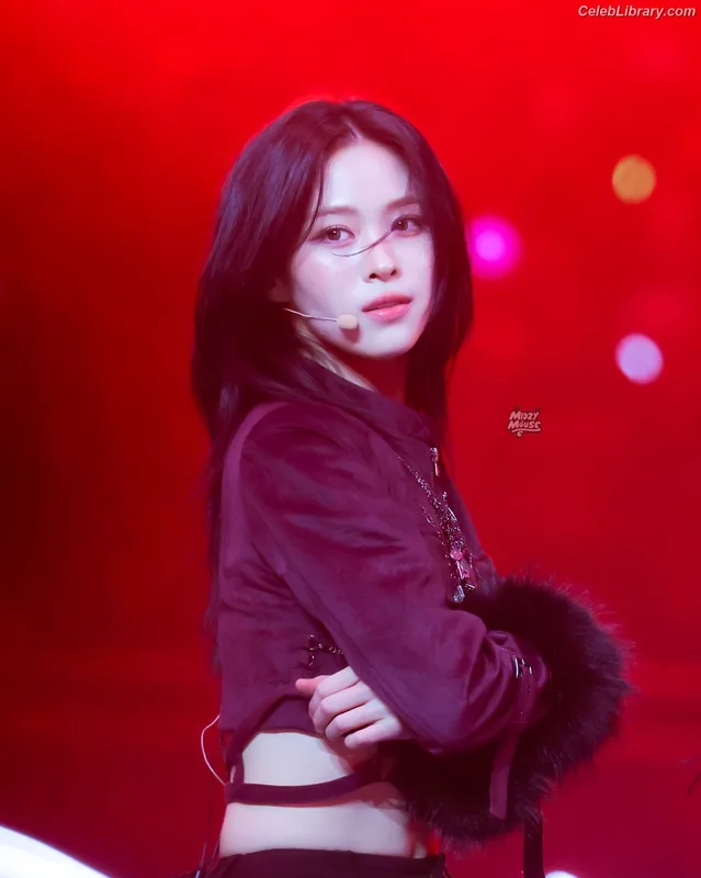 Ryujin (ITZY) photo 23 of 523
