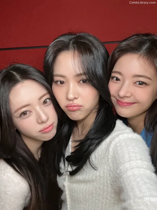 Ryujin (ITZY) photo 7 of 523