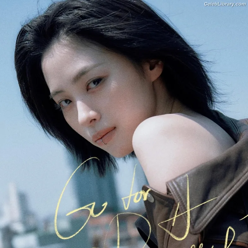 Ryujin (ITZY) photo 20 of 523