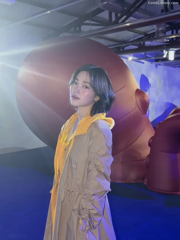 Ryujin (ITZY) photo 5 of 523