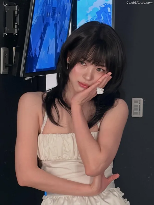 Ryujin (ITZY) photo 22 of 523