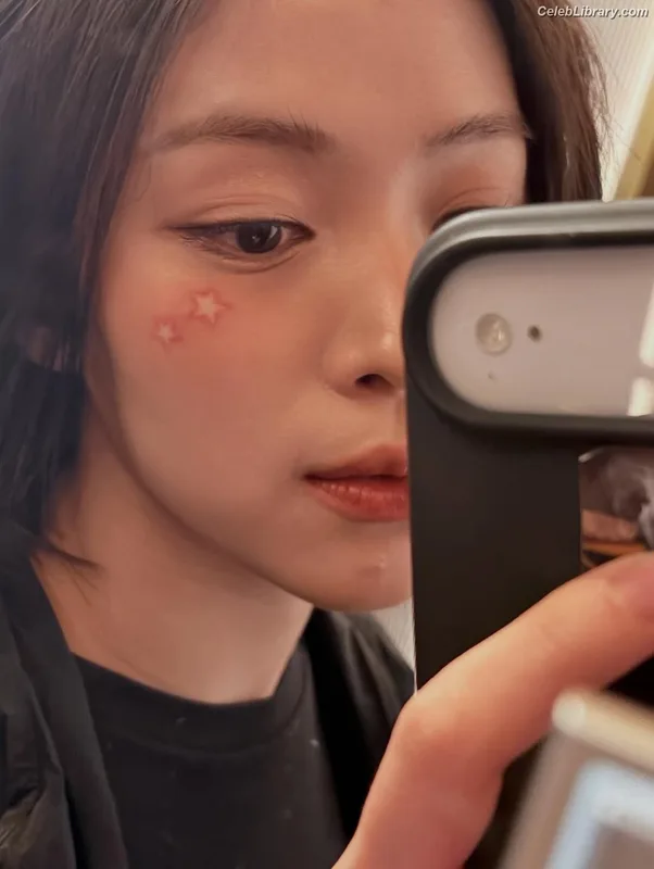 Ryujin (ITZY) photo 2 of 523
