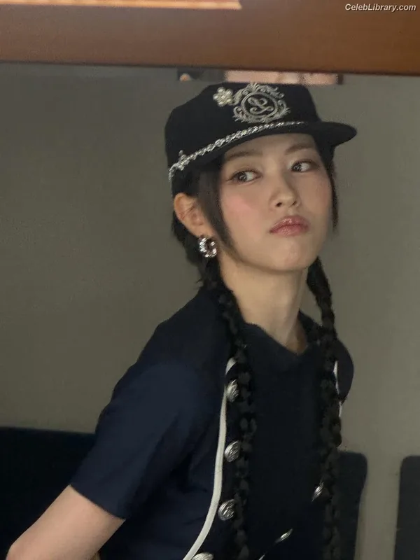 Ryujin (ITZY) photo 6 of 523