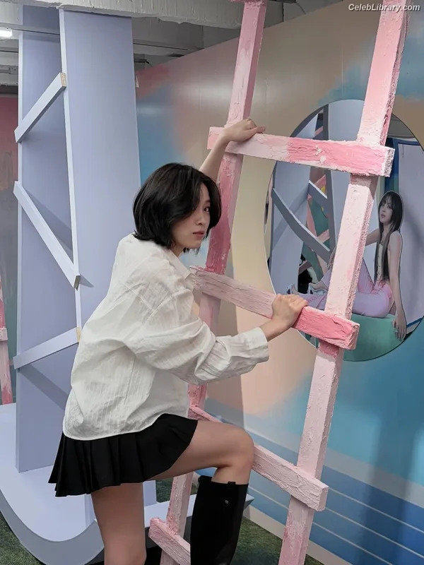 Ryujin (ITZY) photo 8 of 523