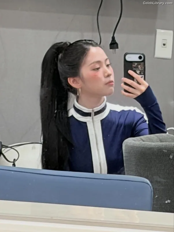 Ryujin (ITZY) photo 13 of 523