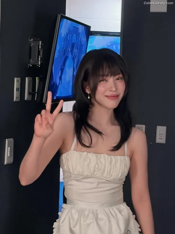 Ryujin (ITZY) photo 16 of 523