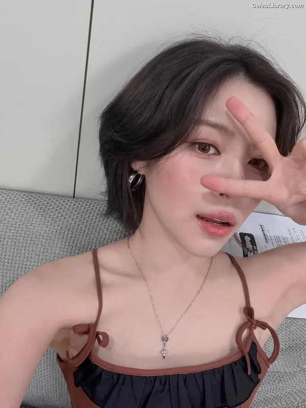 Ryujin (ITZY) photo 17 of 523