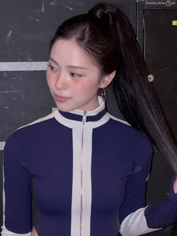 Ryujin (ITZY) photo 1 of 523
