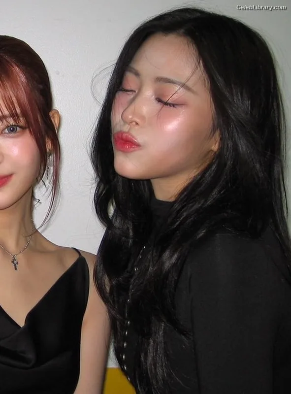 Ryujin (ITZY) photo 23 of 523