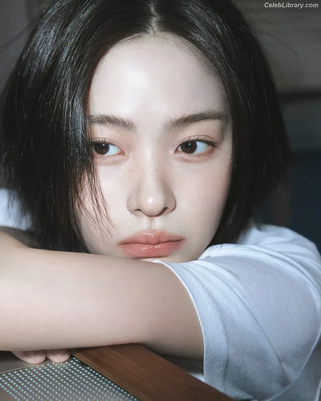 Ryujin (ITZY) photo 14 of 523