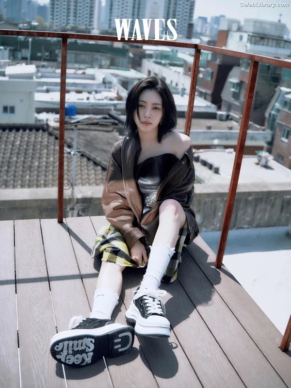 Ryujin (ITZY) photo 2 of 523