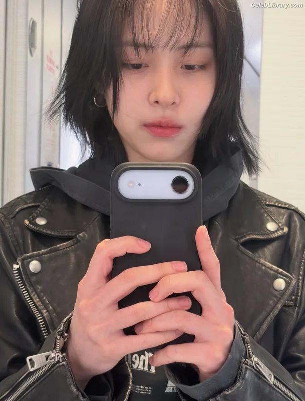 Ryujin (ITZY) photo 9 of 523