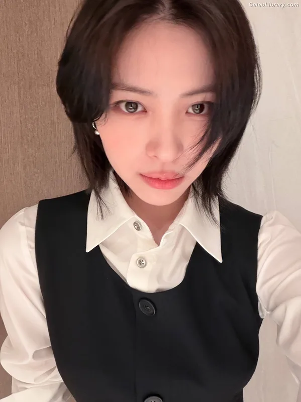 Ryujin (ITZY) photo 13 of 523