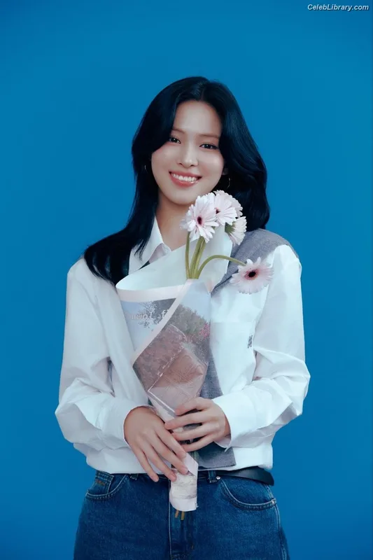 Ryujin (ITZY) photo 9 of 523