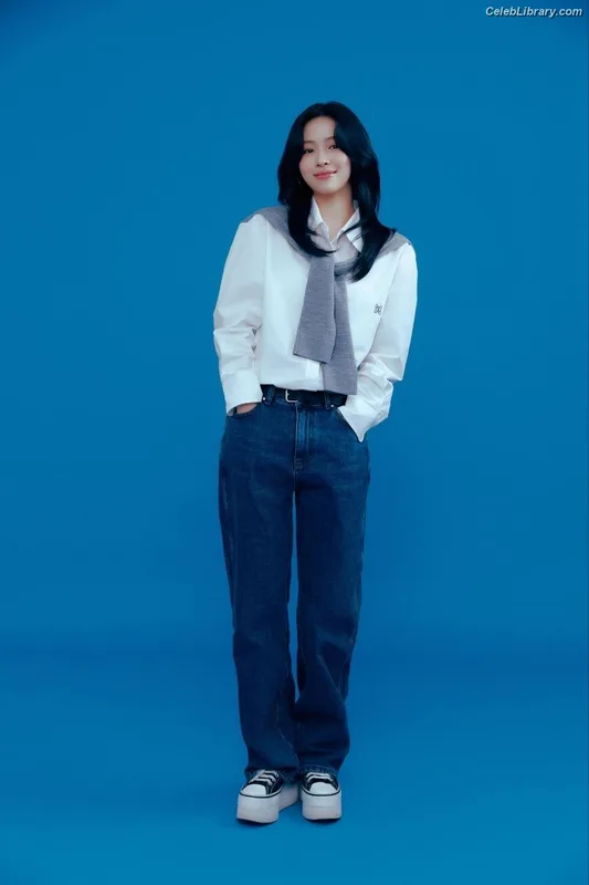 Ryujin (ITZY) photo 10 of 523
