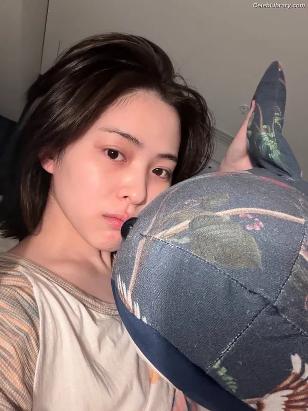 Ryujin (ITZY) photo 3 of 523