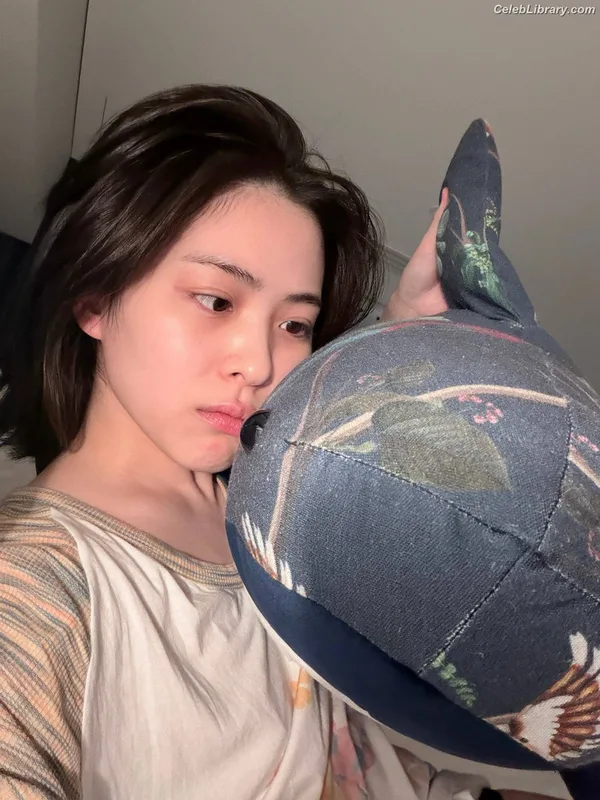 Ryujin (ITZY) photo 5 of 523