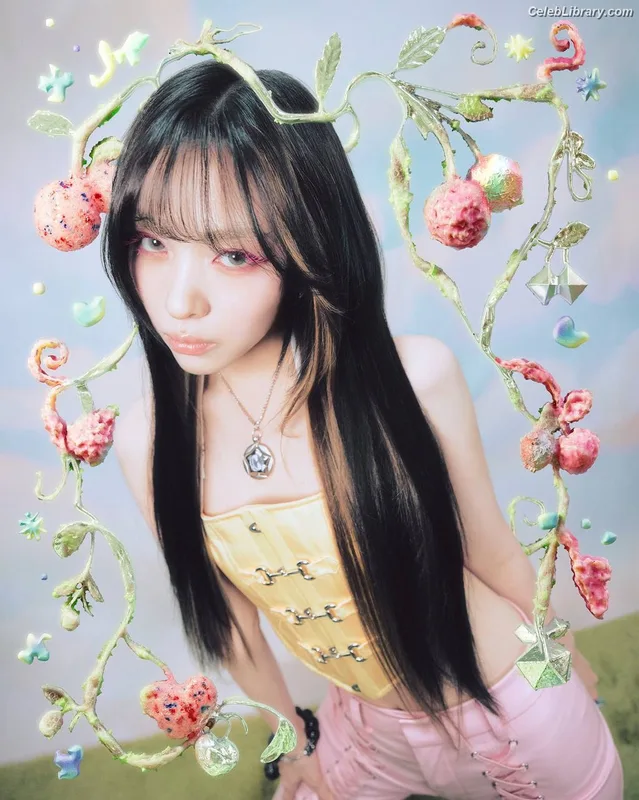 Ryujin (ITZY) photo 18 of 523