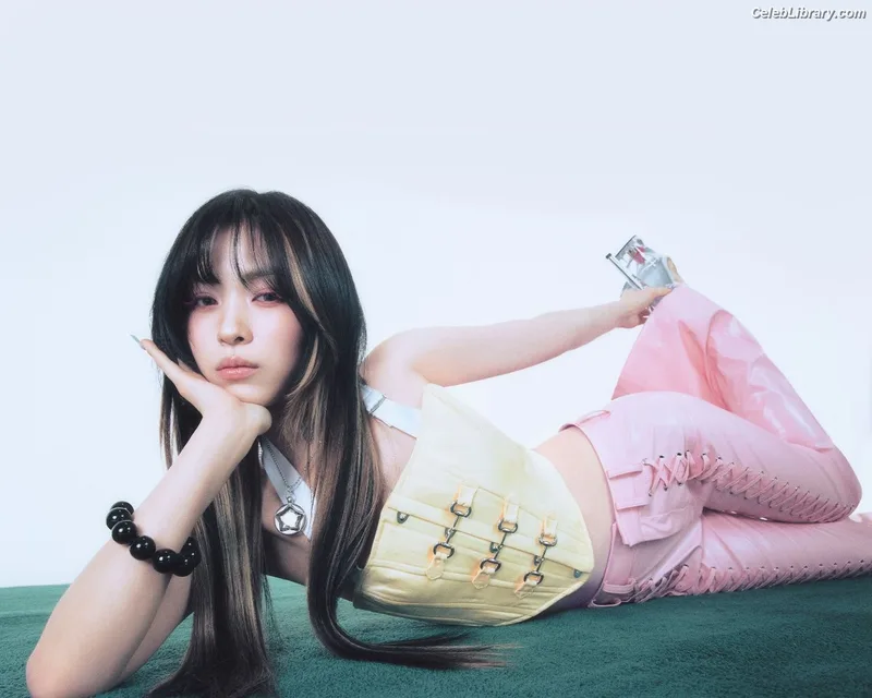 Ryujin (ITZY) photo 20 of 523