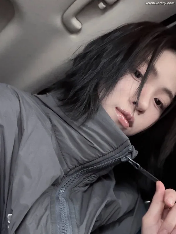 Ryujin (ITZY) photo 3 of 523