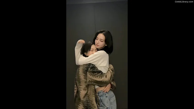 Ryujin (ITZY) photo 14 of 523