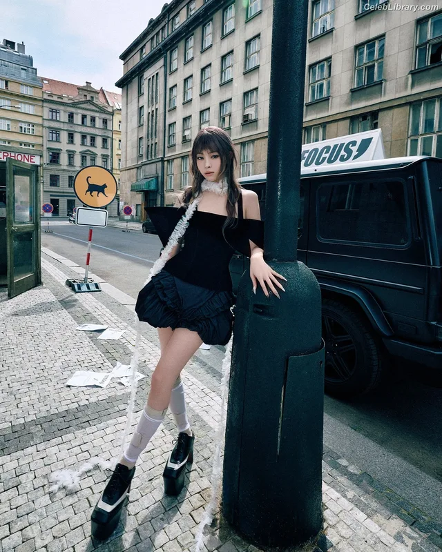 Ryujin (ITZY) photo 19 of 523