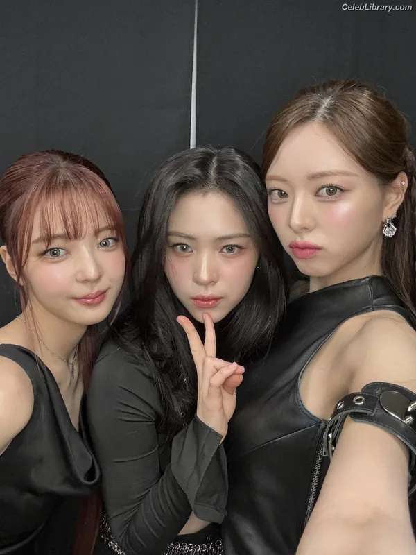 Ryujin (ITZY) photo 23 of 523