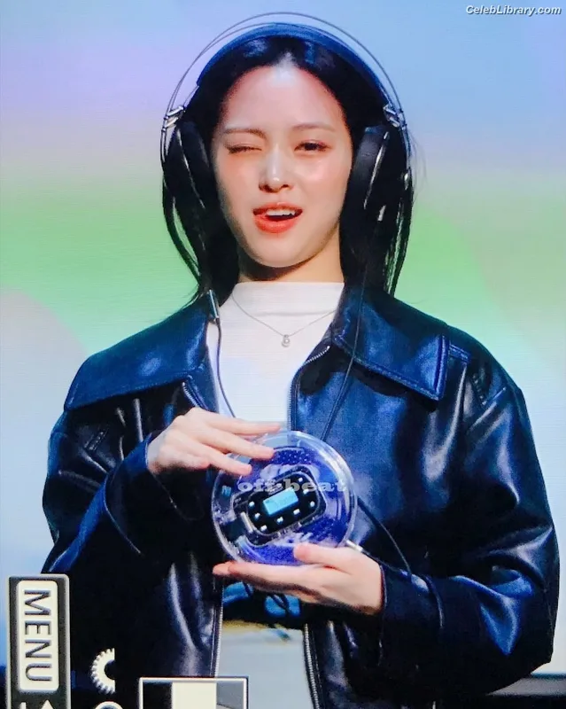 Ryujin (ITZY) photo 12 of 523