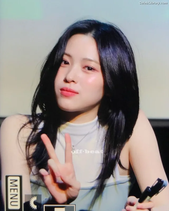 Ryujin (ITZY) photo 21 of 523