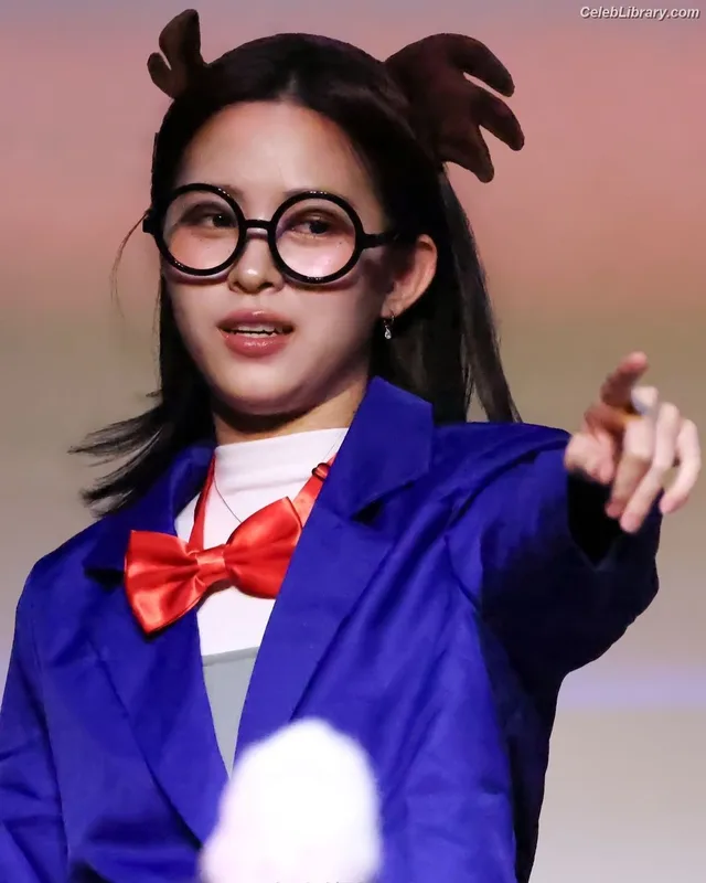 Ryujin (ITZY) photo 4 of 523